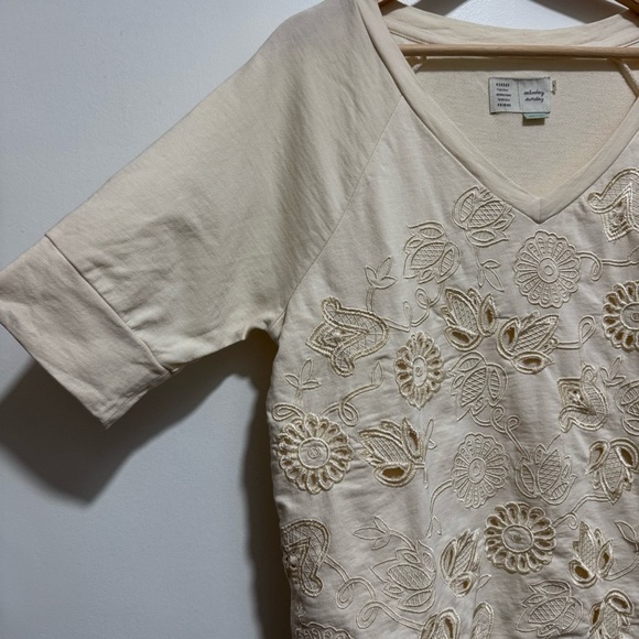 Saturday Sunday Anthropologie Posies Embroidered Floral Artsy Sweatshirt Medium - Picture 5 of 13